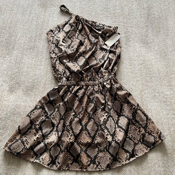 Agua Bendita Dresses & Skirts - NWT Agua Bendita Afrodita One Shoulder Dress in Wild Ones S